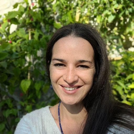 Photo de Elise Aluna, voyant spécialisé en Astrologie, Oracles, Voyance